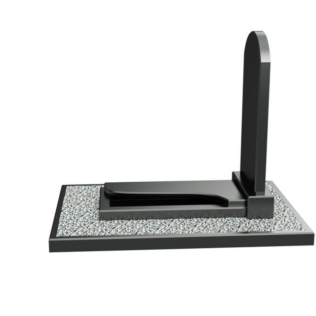 Гранитный памятник с надгробной плитой и серой плиткой