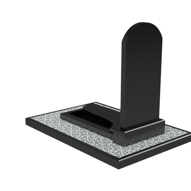 Гранитный памятник с надгробной плитой и серой плиткой