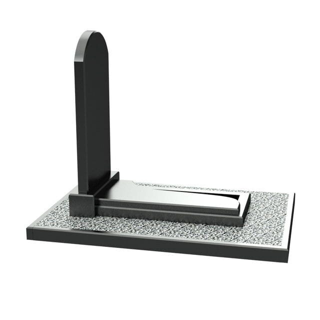 Гранитный памятник с надгробной плитой и серой плиткой