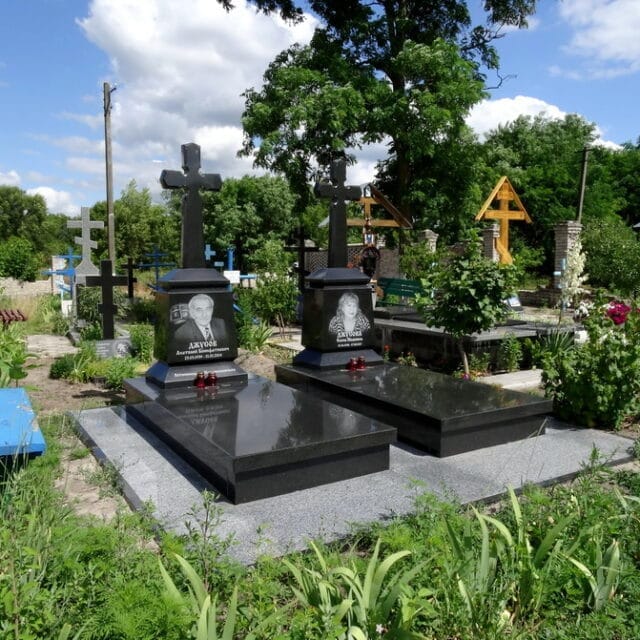 памятники джусовым