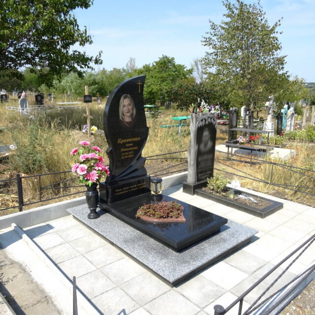 Памятник Для Кравченко А.Н.