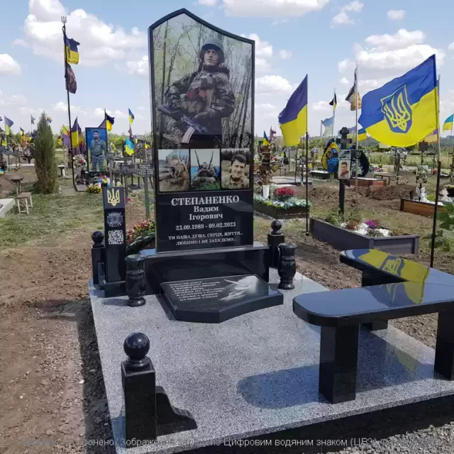 памятник для военного с фото стеклом, памятники днепр