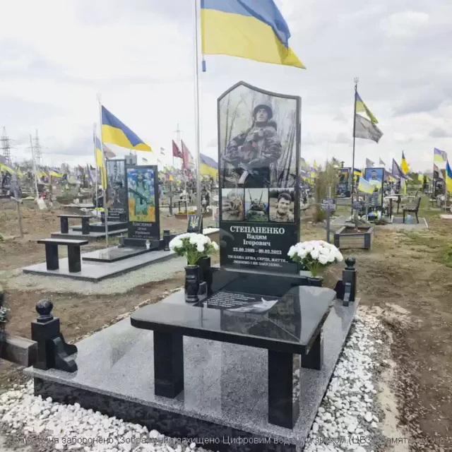 памятник для военного с фото стеклом, памятники днепр