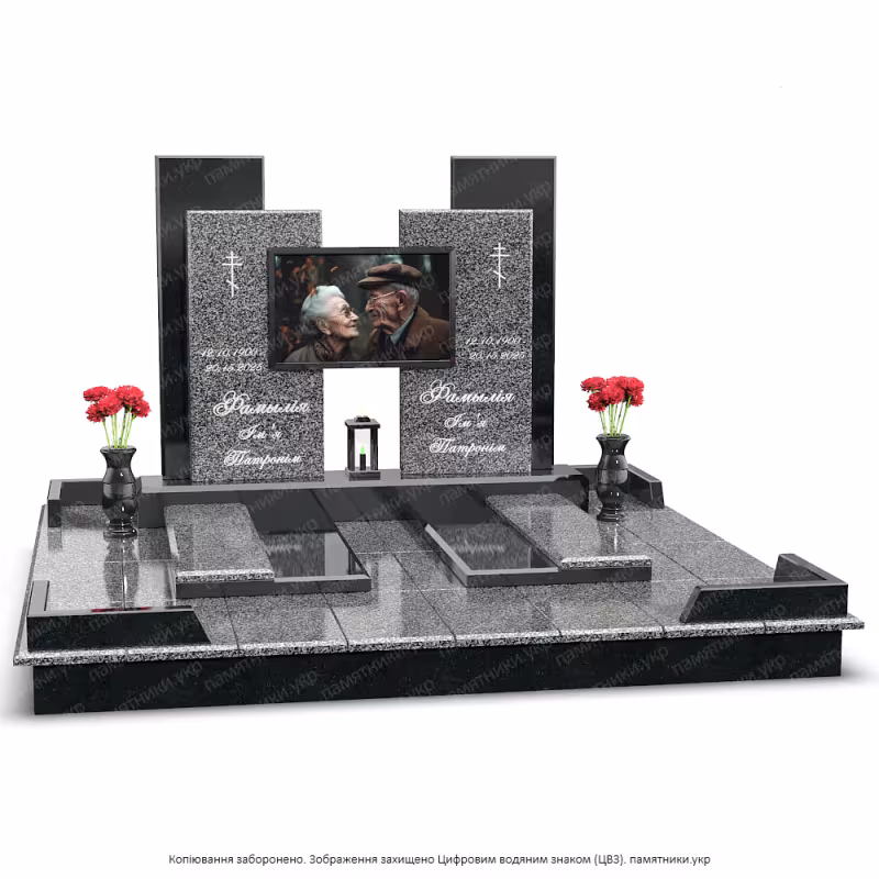 Памятник из комбинированого гранита для двоих с общей фотографией